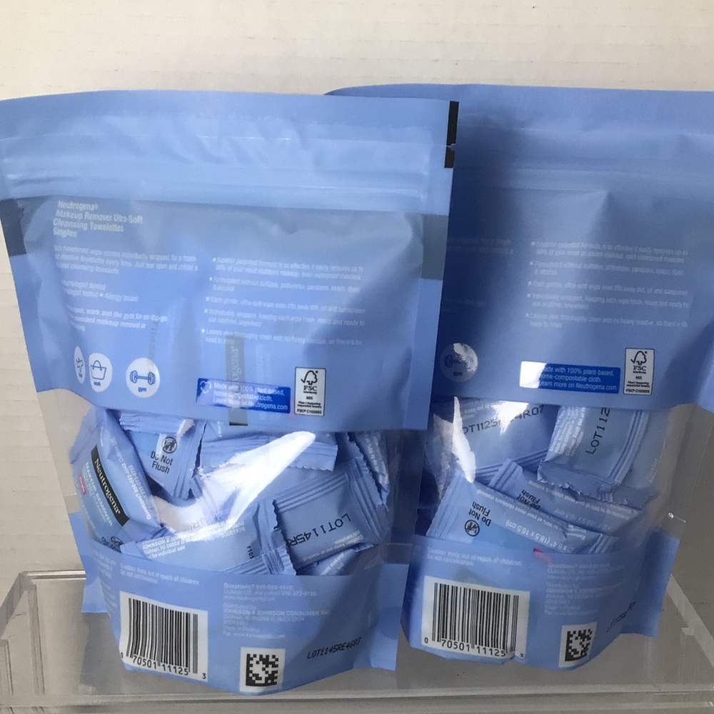 Neutrogena Blue Makeup Remover 2 Packs - Picture 3 of 3